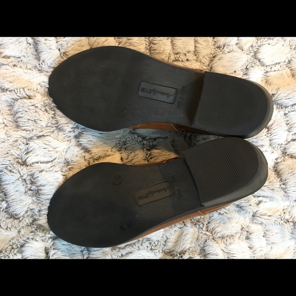 Brown ankle booties - Picture 5 of 6